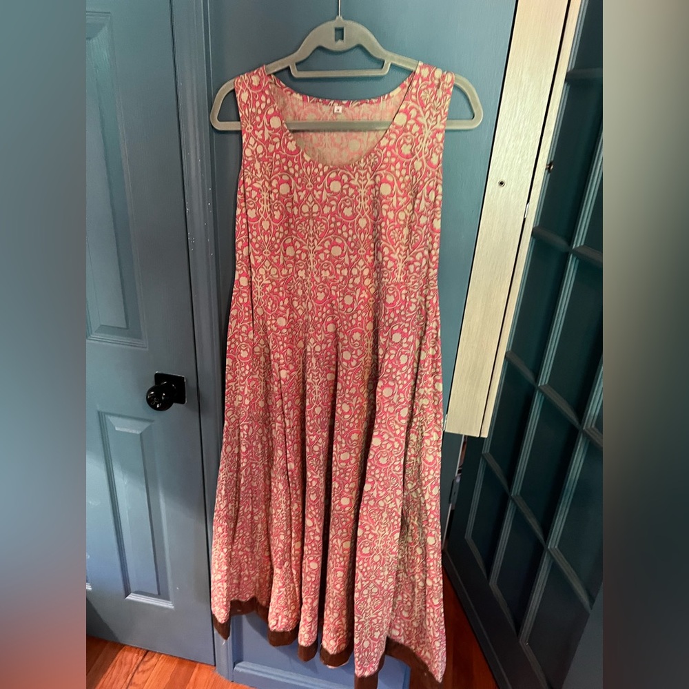 Elegant Pink Sleeveless Dress - Picture 5 of 6
